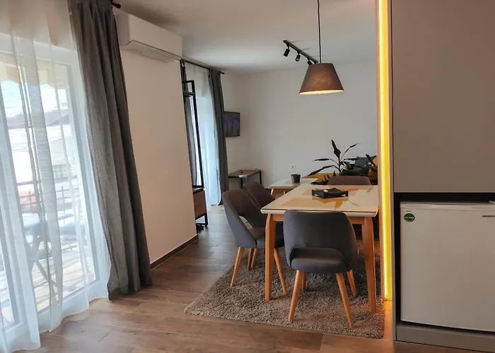Apartments Lavo
